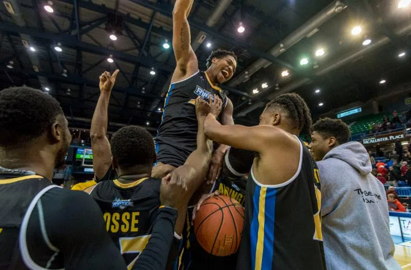 Bryce Washington Tip-in Victory